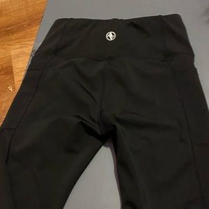 Adrienne Vittadini Double Pocket Mesh Calf Leggings